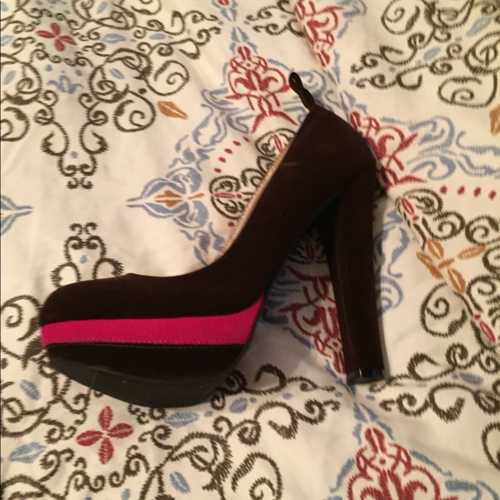 Shoes - Picture 2 of 2